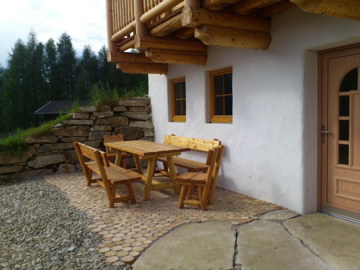 Tomperkasa Villa Apriach Kültér fotó