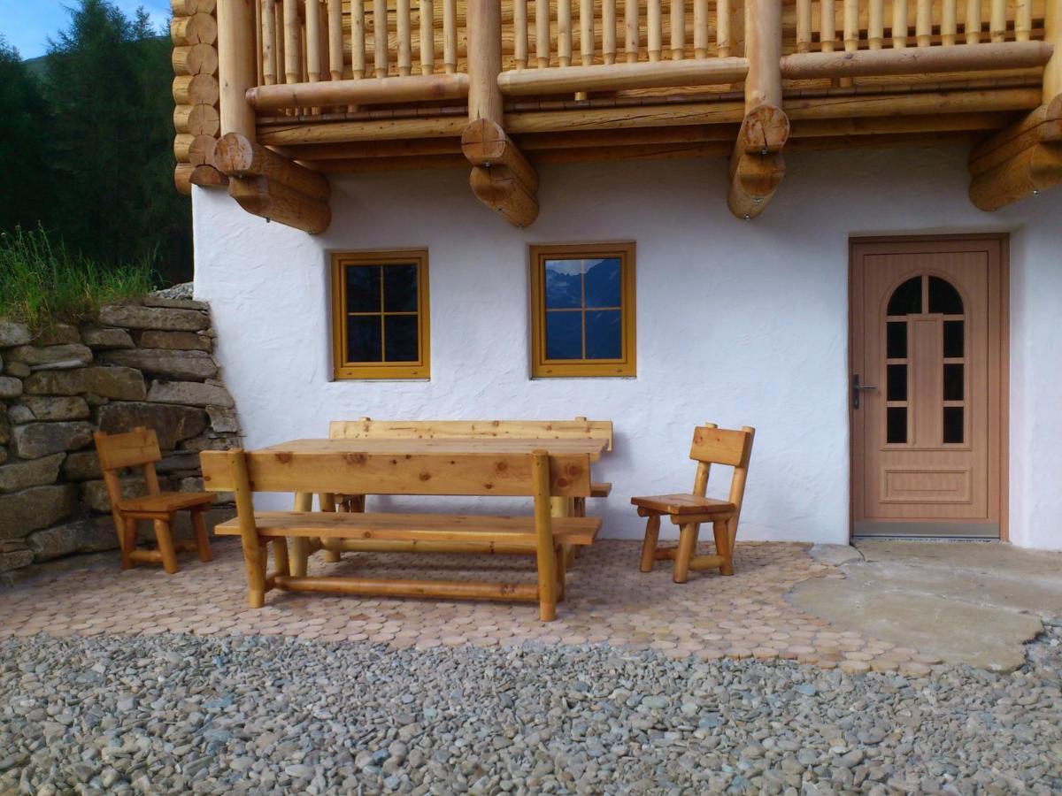 Tomperkasa Villa Apriach Kültér fotó